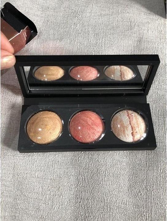 Actual product image Smashbox Planetary Cheek Palette 2 Highlighters 1 Blush (Bronzer, Highlighter)