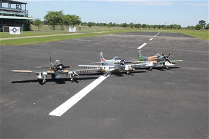 Produktbild Seagull Models skyraider 86" camo ohne einziehfahrwerk