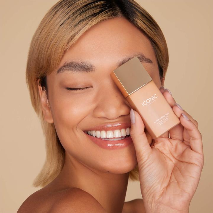 Image du produit Iconic London Super Smooth Blurred Skin Tone - Choisissez une teinte