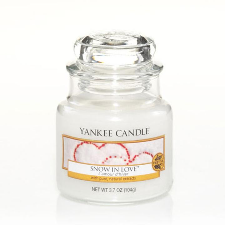 Actual product image Yankee Candle Snow in Love (104 g)