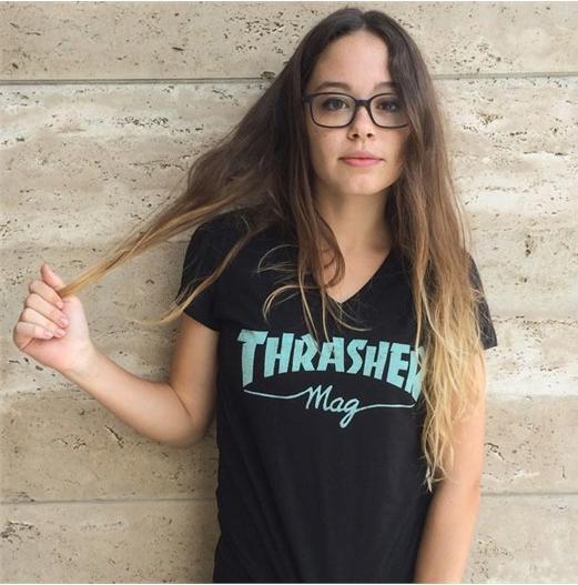 Actual product image Thrasher Girl Mag Logo V-Neck T-Shirt (L)