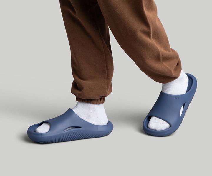 Actual product image Crocs Mellow REcovery Slide (39)