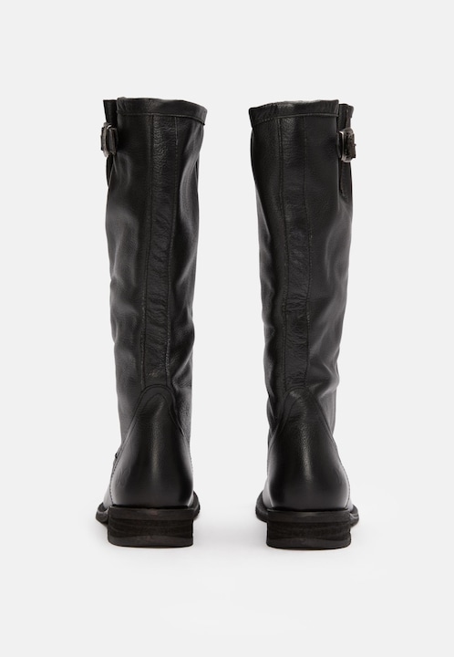 Actual product image Felmini Gredo 6922, the mid-height biker boot from, is made from smooth leather. These boots are (39)