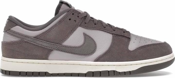 Image du produit Nike Dunk Low SE Platinum Violet Cave Stone (43)