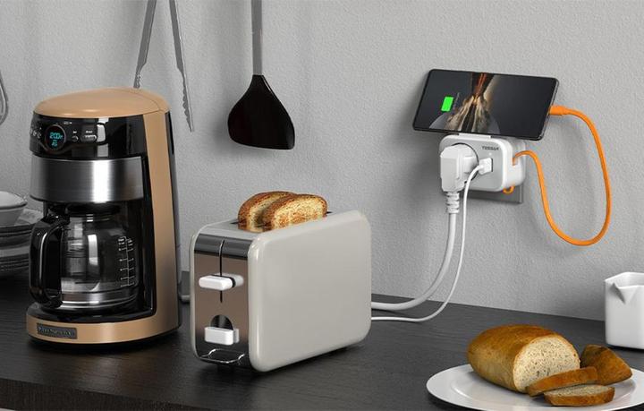 Actual product image Tessan Wall socket TS-332-EN (CEE 7/3, 3x)