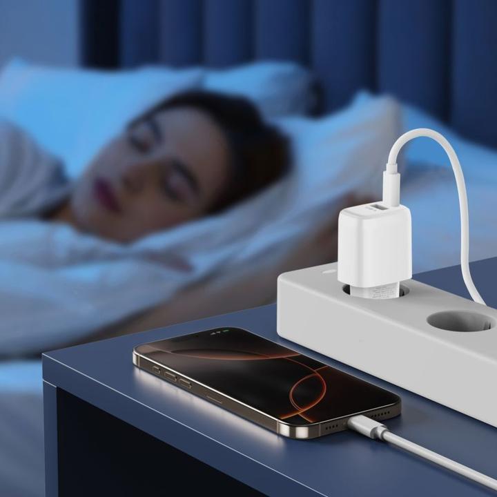 Produktbild Tech-Protect NCA20 PD 20W QC3.0 USB-A / USB-C Wandladegerät + USB-C / Lightning Kabel 100cm - Weiss (20 W, 2 Ports)
