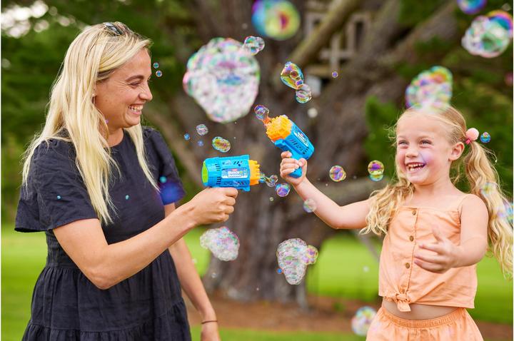 Produktbild Zuru Bunch O Bubbles Kleiner Seifenblasen-Blaster inkl. 1 Flasche Flüssigkeit (elektronisch)