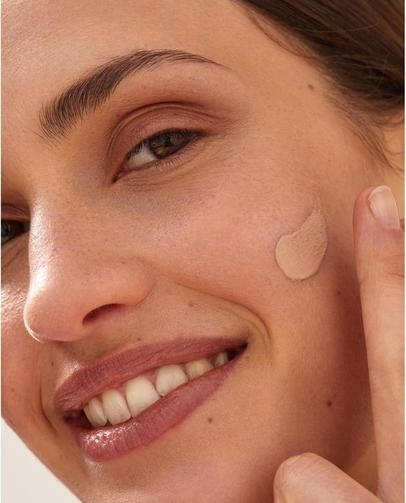 Produktbild NIVEA 5in1 Tagesplfege BB Hell LSF15