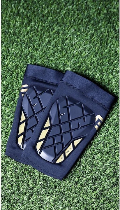 Actual product image G-Form Pro-S Elite X CE Shin Guards (M)