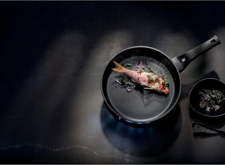 Produktbild WMF Antihaft Antihaft Schmorpfanne 24cm Permadur Premium Induktion beschichtet (24 cm, Bratpfanne, Aluminium)