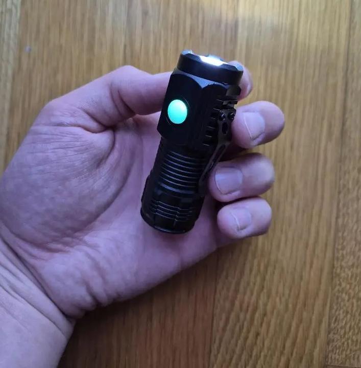 Produktbild Fenix E18R V2.0 (6.70 cm, 1200 lm)
