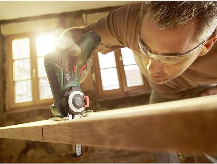 Produktbild Bosch Home & Garden EasyCut 12 (Akku Kettensäge)