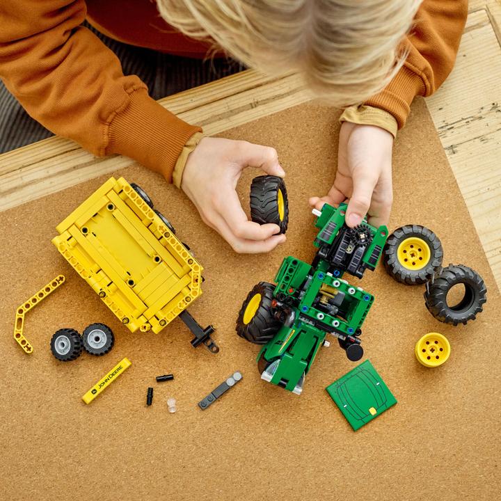 Produktbild LEGO John Deere 9620R 4WD Tractor (42136, LEGO Technic)