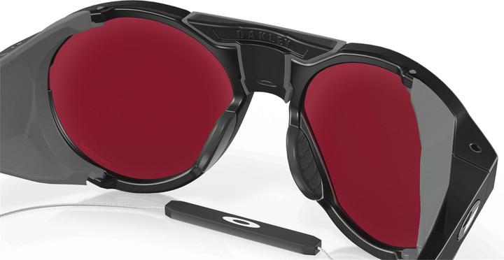 Actual product image Oakley Clifden