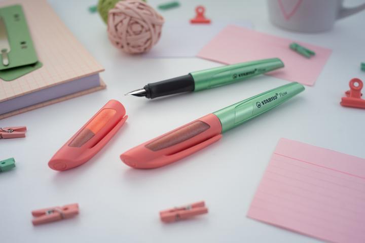 Produktbild STABILO Flow COSMETIC Füller (Grün, 1 x)