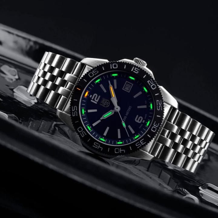 Actual product image Luminox PACIFIC DIVER 3120M SERIES (Diving watch, 39 mm)