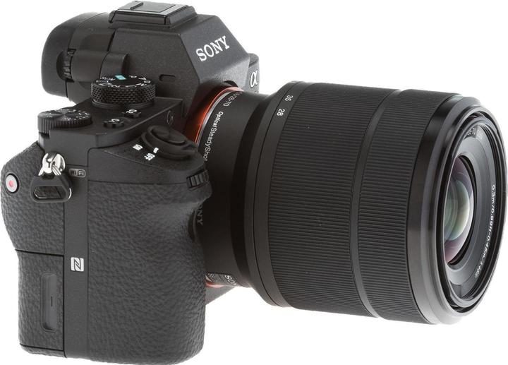 Produktbild Sony Alpha 7 II (28 - 70 mm, 24 Mpx, Vollformat)