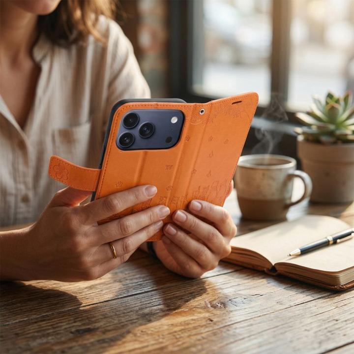 Produktbild OEM Back panel cover MEZZO Book case for IPHONE 17 PRO MAX cats brown (Apple iPhone 17 Pro Max)