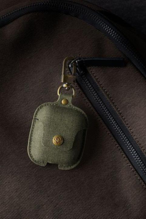 Produktbild TwelveSouth AirSnap Stofftasche für AirPods Olive Green (Kopfhörer Tasche)