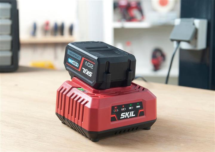 Image du produit Skil BATTERIE 4.0AH + CHARGEUR 2.4A (18 V)