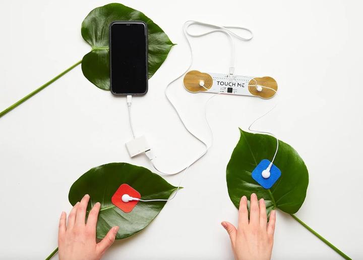 Produktbild Playtronica TouchMe MIDI-Controller, interaktiv, kompakt, mit Audio-Interface und Tasche (Controller)