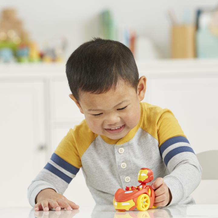 Produktbild Hasbro Iron Man Action-Figur und Iron Racer Fahrzeug, Spielzeug für K