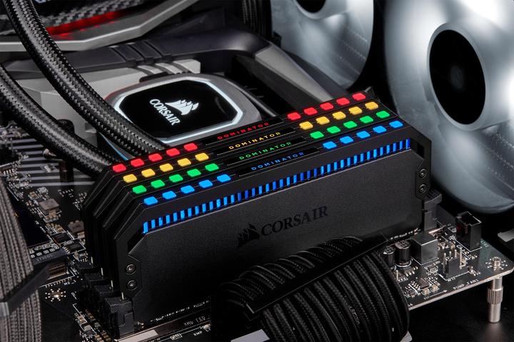 Produktbild Corsair Dominator Platinum RGB (4 x 8GB, 3600 MHz, DDR4-RAM, DIMM)