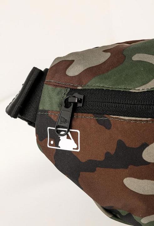 Produktbild New Era Bauchtasche