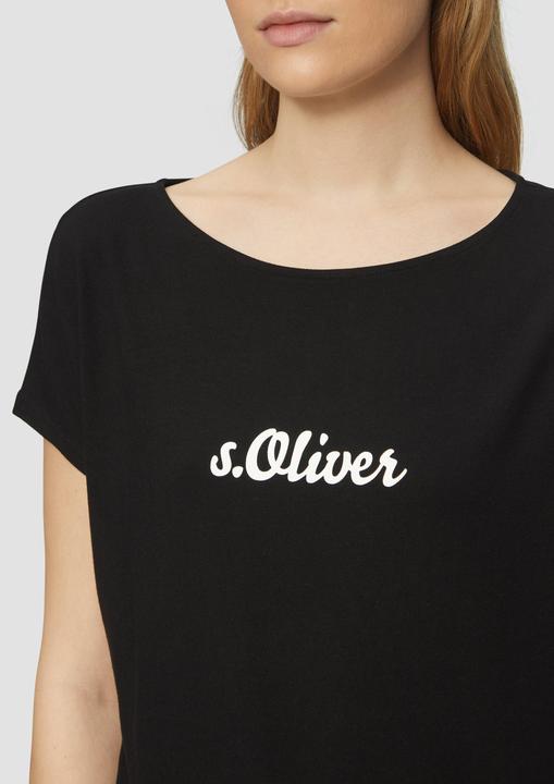 Immagine prodotto S.Oliver T-Shirt Fliessendes Jersey-Shirt mit Artwork und überschnittenen Schultern (42)