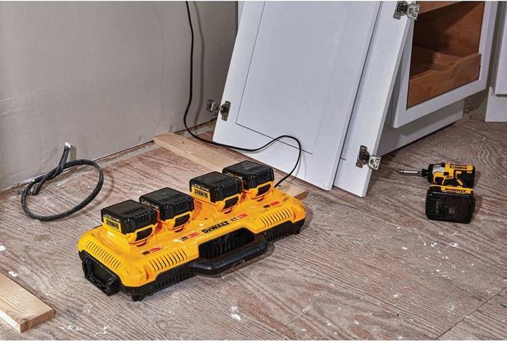 Immagine prodotto DeWalt Caricabatterie XR multi-tensione a 4 porte da 8A (10.8 V)