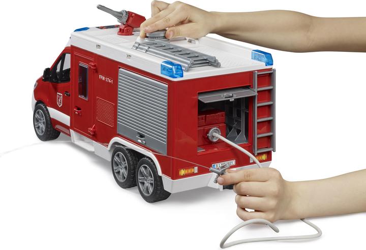 Productafbeelding Bruder 02680 MB Sprinter Brandweerwagen met Licht + Geluidsmodule