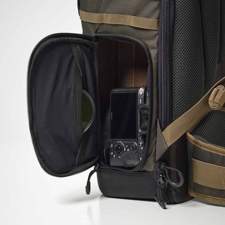 Actual product image Solognac CAMERA 900 (Camera shoulder bag, 35 l)