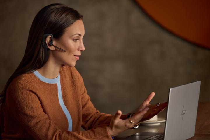 Actual product image Poly Voyager Legend 50-M Headset UC (Wireless, USB-C, Microsoft teams, Unify)