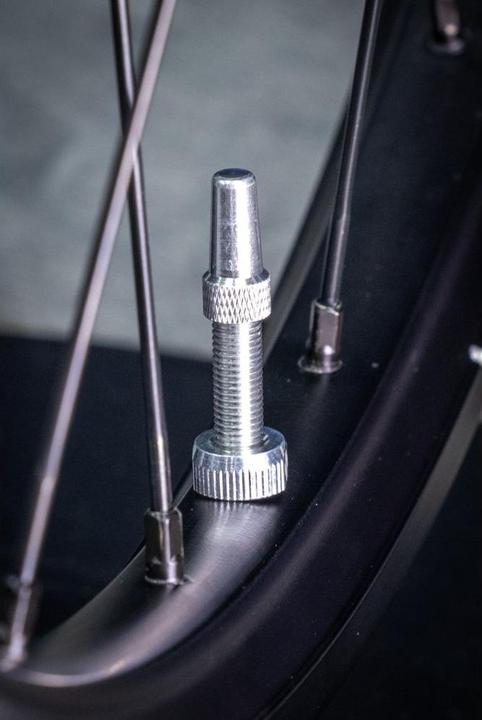 Produktbild Muc-Off V2 Tubeless Ventil Kit 60mm