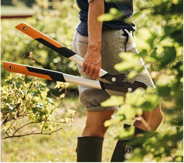 Produktbild Fiskars Astschere Bypass PowerGearX LX