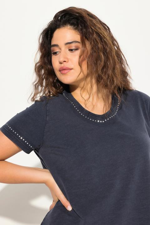 Image du produit Ulla Popken T-shirt cold dyed. Rivets fantaisie, col en V et manches courtes. (58)