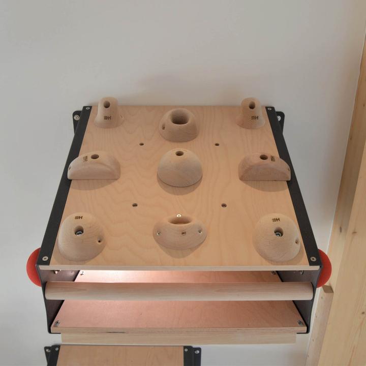 Actual product image Clevo Climbing CLEVO L: Deckenbefestigung Campusboard, Klettergriffe und Klimmzugstange