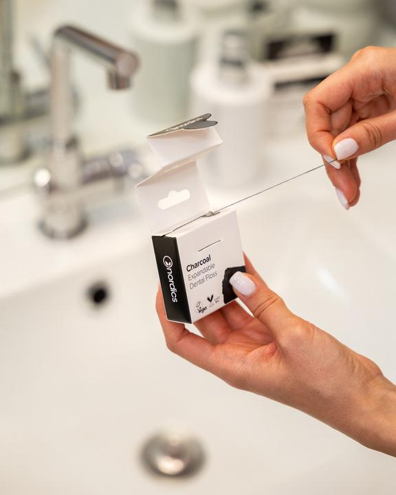 Image du produit Nordics Fil dentaire écologique charbon largeur variable menthe (30 m)