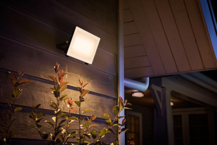 Produktbild Philips Outdoor Ultra-Efficient Flutlicht Lois (4450 lm, IP65)