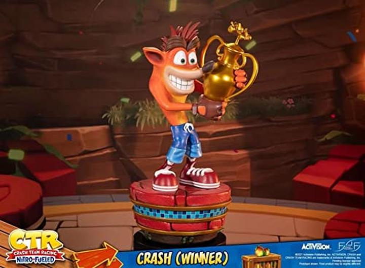 Actual product image Magni First4Figures - Crash Team Racing Nitro-Fueled (Crash Winner) RESIN /Figure