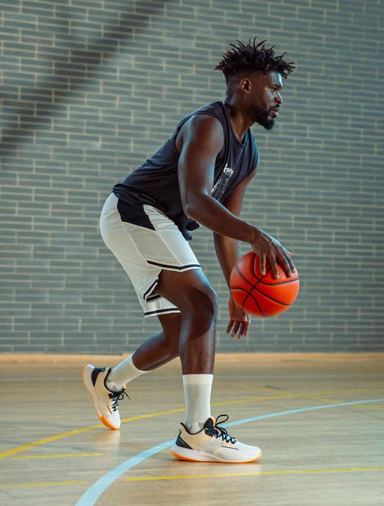 Immagine prodotto Tarmak Scarpe da basket donna/uomo basse - Fast 500 Low bianco (44)