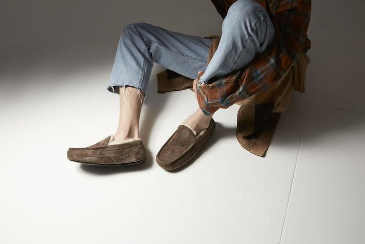 Actual product image Ugg Ascot (42)