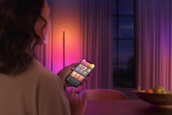 Immagine prodotto Philips Hue Signe Gradient Hue (1040 lm)