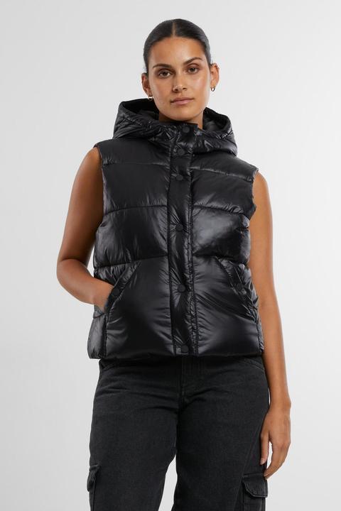 Actual product image Urban Classics Hooded Puffer Vest (M)