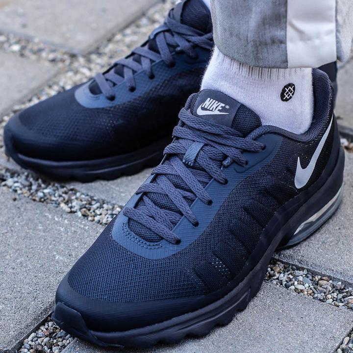 Image du produit Nike Air Max Invigor M Schuhe 749680-005 (42)