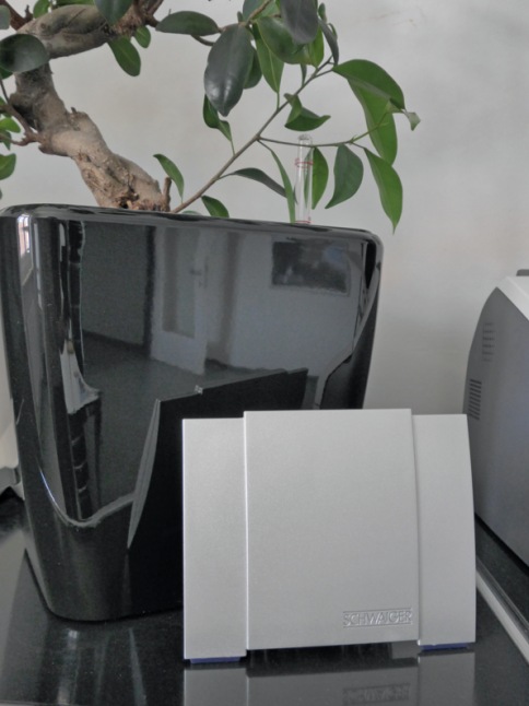 Actual product image Schwaiger HD Allround Antenna (Flat antenna, 35 dB, DVB-T / -T2)