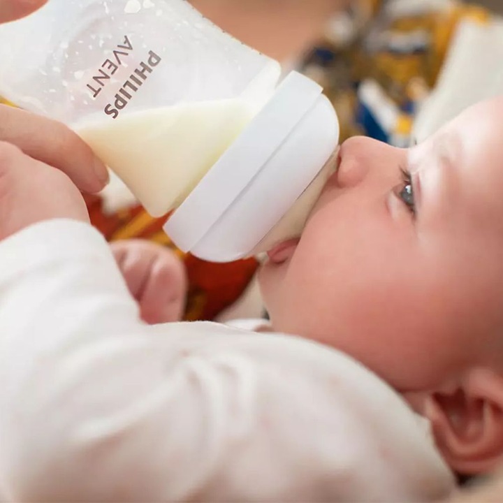Actual product image Philips Avent SCY903/02 Natural Response Baby Bottle (260 ml)