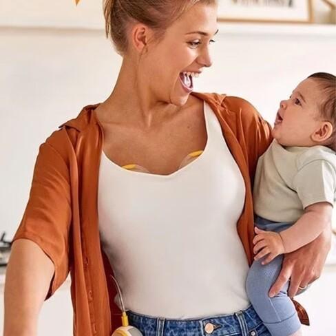 Produktbild Medela Breast Shield Collection Container (2 pcs, L, Hands-Free)