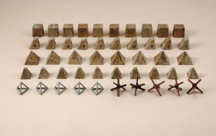 Actual product image Italeri Anti-tank defence accessories