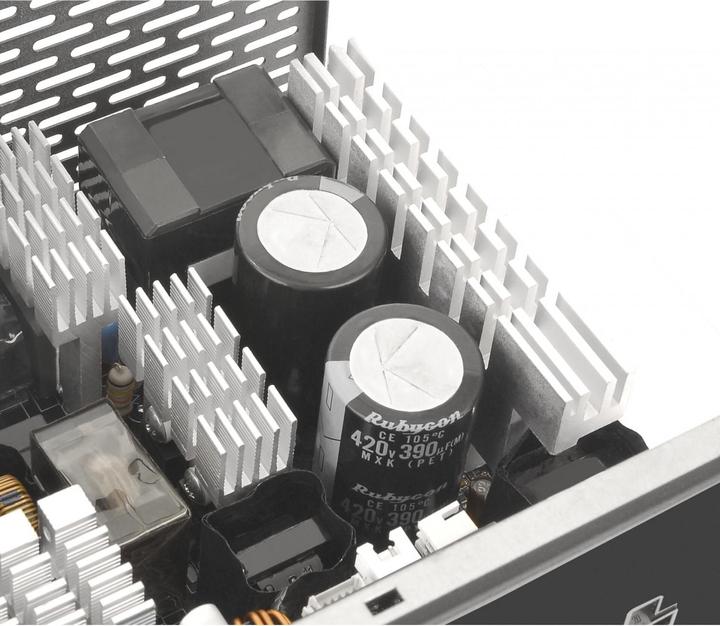 Immagine prodotto Thermaltake ToughPower PF3 750W Gen 5 Alimentatore ATX 3.0 80+ Platinum PCle 5.0 (750 W)